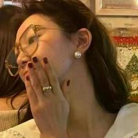 ราคา ต่างหูมุกขนาดเล็ก ต่างหูมุกขนาดใหญ่พิเศษสำหรับผู้หญิง สไตล์เดียวกันกับ Shijia Fever 2025 ต่างหูมุกหรูหราเบา (1733834508689835054)