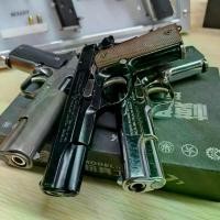 ราคา A unique collectible gift! Colt M1911 1:2.05 metal model keychain. (1734321483413947597)