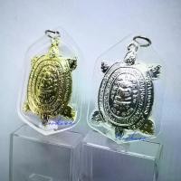 ราคา พระปทม พระពុท្ធ พญาเต่าเรือน สีทองคู่สีเงิน เสริมทรัพย์ เสริมบารมี เลี่ยมกรอบพลาสติกกันน้ำ พร้อมบูชา >>> พุทธคุณเข้มขลัง เจริญรุ่งเรือง อุดมสมบูรณ์ เงินทองเฟื่องฟู ฐานะร่ำรวย คุ้ (1733621148044395577)