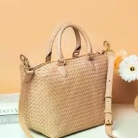 ราคา ♘02-391 Terra Tote Bag Intrecciato กระเป๋าถือหนังแท้ สานมือทั้งใบ ยี่ห้อ klaas ของแท้☆ (1734973468344878222)