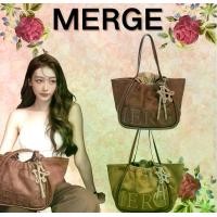 ราคา Merge A Day Bag Medium Limited ผ้าลายสก็อต (ของแท้100%กดจากแบรนด์รอบ30/6)กระเป๋า official️‍ (1734920982301345661)