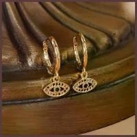 ราคา Vachana - 9 Lucky Gems Evil Eyes Huggie Hoop Earrings (ต่างหูนพเก้าดวงตาปีศาจสีทอง) (1735070614814753978)