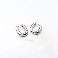 ราคา WHATAGRAY Joy Earrings ต่างหูห่วงสี่เหลี่ยม (1734849152393709112)
