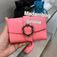 ราคา CHARLES & KEITH Petra Flower Buckle Wallet กระเป๋าสตางค์ใบสั้น (1734540595007489802)