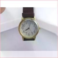 ราคา นาฬิกา Vintage มือสองญี่ปุ่น ALBA V501 0BV0 QUARTZ ผู้ชาย ทรงกลม กรอบทอง หน้าขาว สายหนัง56mm สินค้าขายดี (1735320796060747651)