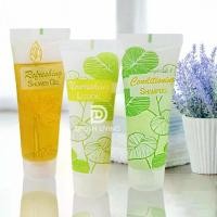 ราคา มูสล้างส่วนตัวผู้หญิงเจลอาบน้ำ/แชมพู2in1/บอดี้โลชั่น (บรรจุหลอด) Shower Gel/Shampoo 2in1/Body Lotion (Bottle) รับสกรีนโลโก้ ของใช้ในห้องพักโรงแรม By Dposh Bangkok หลอดดอกบัว (1735124122217383879)