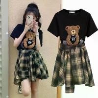 ราคา New women's summer fashion set: trendy street-style two-piece outfit with bear T-shirt + slimming plaid skirt (1735164127621514665)