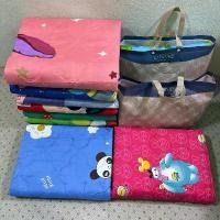 ราคา ขายร้อน มีบริการเก็บปลายทาง ผ้าห่ม ผ้านวม ผ้าซาติน ขนาด 6ฟุต 180*200.cm แบบลายการ์ตูน มีหลายสี (1735211812967712279)
