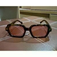 ราคา ลูกค้านิยม Cotton On Sunglasses ลายกระ เลนส์สีชาส้ม สวยมาก จากห้างไทย [มือ2] (1735427282165597678)