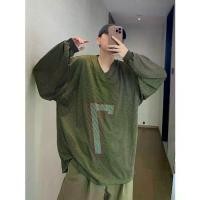 ราคา เสื้อยืดแขนยาวคอวีผู้ชายทรงหลวมสีเขียวทหารแบบตาข่ายพิมพ์ลายดิจิทัลสไตล์เรโทรสำหรับฤดูใบไม้ร่วง เสื้อเจอร์ซีย์ เสื้อยืด ไว้อาลัย พระพันปีหลวง (1733217127947994981)