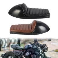 ราคา ♖Cafe Racing Seat เบาะนั่งวินเทจฐานกระทะ Vintage Saddle Grip เบาะนั่งมอเตอร์ไซค์วินเทจสำหรับ BMW Triumph Bonnaville✲ (1735238289955063629)
