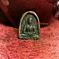 ราคา พระซุ้มกอพิมพ์ใหญ่ หน้ายักษ์ ข้างกนก กรุวัดหนองพิกุล จังหวัดกำแพงเพชร อายุพระเครื่องราวประมาณ700กว่าปีLarge Phra Sum Kor amulet, with a demon face and ornate border, from Wat Non (1735209834380756877)