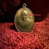 ราคา พระเหรียญที่ระลึกงานผูกพัทธสีมา หลวงพ่อสด (จนฺทสโร) หรือพระเทพมงคลมุนี วัดปากน้ำ ภาษีเจริญ ก.ท.ม. จัดสร้างปีพ.ศ 2505A commemorative amulet from the Phutthasima ceremony of Luan (1735356162315487117)