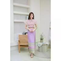 ราคา ผ้าถุงกึ่งสำเร็จตัดเย็บด้วย ผ้าทอไหมแพรวา เป็นผ้าชิ้นแบบผืนเย็บขอบตีเกล็ดเข้าเอว ไม่ใช่ทรงกระโปรง ไม่ได้อัดกาว (Silk Embroidery Gold Tinsel Thai Style Sinh) ✔วิธีการใส่: ใส่แบบพ (1735354244878796593)