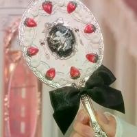 ราคา กระจกแต่งหน้า Flower Knows Strawberry Cupid Collection สไตล์เจ้าหญิงหวาน กระจกพกพาเดินทาง (1734713227145742001)