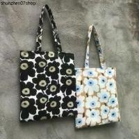 ราคา พร้อมส่ง ! Flower tote bag กระเป๋าถุงผ้าสกรีนลายดอก เนื้อผ้าหน้าด้านในบุซิปอย่างดี สีสันสดใสน่ารักมาก (1734953065158510188)