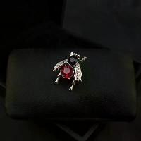 ราคา สินค้าใหม่ สไตล์ย้อนยุค ลายผึ้ง ระดับไฮเอนด์ สำหรับผู้ชาย เข็มกลัดติดปกเสื้อ/สูท เข็มกลัดคอเสื้อ แถบแฟชั่นสำหรับขอบคอ เครื่องประดับเข็มกลัด/ป้ายตรา สำหรับผู้หญิง (1734149316149216607)