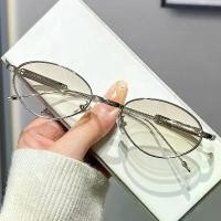ราคา แว่นตา GM โลหะเงินระดับพรีเมียม รูปทรงวงรีคลาสสิก สไตล์ Old Money ป้องกันแสงสีฟ้า เลนส์เรียบ แว่นกันแดดสำหรับผู้หญิง สไตล์เกาหลี (1735469561785583033)