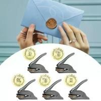 ราคา เครื่องปั๊มตัวอักษรแบบแฮนด์ถือ เหล็ก ลายพวงหรีด เครื่องปั๊มแบบพกพา สำหรับหนังสือ คำเชิญงานแต่งงาน งานฝีมือ (1731854431003510636)