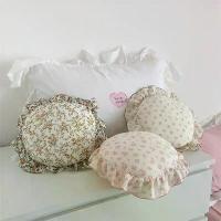 ราคา {UTUO} หมอนตกแต่งลายดอกไม้ สไตล์ INS ขอบระบายทรงกลม หมอนตุ๊กตา ผ้าฝ้าย ลายหัวใจสไตล์เจ้าหญิงหวาน สำหรับเด็ก เหมาะสำหรับตกแต่งบ้าน เตียง และโซฟา ใช้เป็นหมอนรองศีรษะได้ (1735216368035006184)