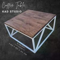 ราคา โต๊ะกลางโซฟา Modern 60 x 60 x 30ซม งานไม้แท้สีโอ๊ค เคลือบ PU ประกอบให้เสร็จ โต๊ะ กลาง (1729933300475594886)
