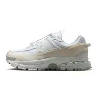 ราคา NIKE รุ่นใหม่ปี 2026 รองเท้าผู้ชาย NIKE ZOOM VOMERO ROAM ลำลอง HJ4646-100 (1735471636124895197)