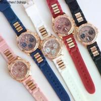 ราคา นาฬิกาข้อมือ แฟชั่นผู้หญิง Geneva สไตล์เกรซ ขอบเพชร พร้อมส่งจากไทย รับประกัน7วัน สายซิลิโคนนิ่ม (1735012918196012628)