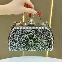 ราคา Lindaกระเป๋าถือสำหรับงานเลี้ยงสไตล์ยุโรปและอเมริกาแบบใหม่ ประดับด้วยคริสตัลแวววาว กระเป๋าถือแบบเต็มตัวประดับคริสตัลสไตล์กี่เพ้า กระเป๋าสะพายไหล่และสะพายข้างสำหรับงานปาร์ตี้ กระเป (1734927088690038169)