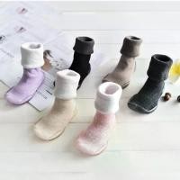ราคา รองเท้าเด็ก พื้นนุ่ม รองเท้าใส่ในบ้านสำหรับทารก ผ้าขนแกะ สำหรับใส่นอกบ้าน พื้นยาง รองเท้าฝึกเดิน ถุงเท้าแบบกลางน่อง หนา (1734248878587151437)