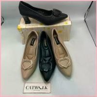 ราคา รองเท้าคัชชูอะไหล่หัวใจสูง 2นิ้ว มี2สี ครีม ดำ(cavawia) (1735139009145440227)