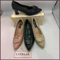 ราคา รองเท้าคัชชูอะไหล่หัวใจสูง 2นิ้ว มี2สี ครีม ดำ(cavawia) (1733988081433347171)