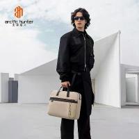 ราคา 2025New Arctic Hunter กระเป๋าผู้ชายถือสำหรับนักธุรกิจแนวนอน กระเป๋าแล็ปท็อปสะพายข้าง รุ่นใหม่ GWB00849 คําแนะนําผลิตภัณฑ์ใหม่ของเดือนนี้ หิ้วlyn ไหมพรม สะพาย ข้าง ทรงเกี๊ยว အိတ် (1733187492146021966)