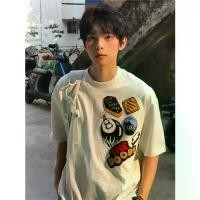 ราคา เสื้อเชิ้ตผู้ชายและผู้หญิง สไตล์วินเทจอเมริกัน ชุดคู่รัก เหรียญ ผ้าขนหนูขนนก เสื้อยืดปักลาย อเนกประสงค์ 2026 มาใหม่ ดีไซน์เรียบง่ายและหลวม พลัสไซส์ เสื้อแขนสั้น (1733177456189867289)