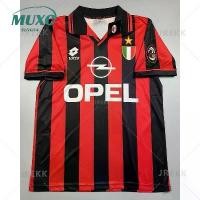 ราคา เสื้อบอล ย้อนยุค เอซี มิลาน เหย้า 1996 Retro AC Milan Home เรโทร คลาสสิค 1996-97 (1734784212692665883)