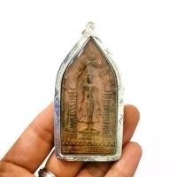 ราคา 【ฮิตมากในปีนี้】 ✽จี้พระเครื่อง พระร่วงเปิดโลก พระเครื่อง กรุวัดมหาธาตุเพชรบุรี เนื้อชินตะกั่วสนิมแดง เลี่ยมกรอบเงินไมครอน✾ (1735386297519277496)