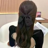 ราคา กิ๊บติดผมโบว์ซาตินสีดำแบบใหม่ กิ๊บหนีบครึ่งศีรษะแบบฉลาม สำหรับผมด้านหลัง หางม้า อุปกรณ์เสริมผมปี 2025 ปิ่น ปัก ผม กิ๊บติดผม เกาหลี กิ๊ฟช็อป (1733378281329034454)