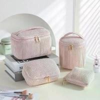ราคา กระเป๋าเครื่องสำอาง 4 ชิ้น กระเป๋าเก็บเครื่องสำอางแบบพอง กระเป๋าเครื่องสำอางสำหรับเดินทาง กระเป๋าเครื่องสำอางขนาดใหญ่แบบพกพา ผ้ากำมะหยี่ (1735090518225290524)