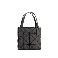 ราคา กระเป๋าถือผู้หญิง มาใหม่ มินิ ทรงกล่องสี่เหลี่ยมเล็ก เหมาะสำหรับช้อปปิ้ง ที่เก็บของแบบมือ กระเป๋าเครื่องสำอาง (1733477783468475789)