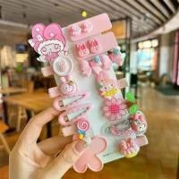 ราคา 【sxrystal】 ชุดเข็มกลัดผม 14 ชิ้น สำหรับเด็ก ลายการ์ตูนน่ารัก My Melody และ Kuromi แฟชั่นสาว ดอกไม้ เข็มกลัดผมสำหรับหน้าม้า เครื่องประดับผมสำหรับเด็กผู้หญิง (1735352028306245522)