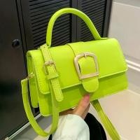 ราคา กระเป๋าทรงสี่เหลี่ยมที่มีสไตล์พร้อมการตกแต่งตัวล็อกเลมอนนีออน กระเป๋า ถือ ผู้ หญิง ใบ กลาง หายาก ออก งาน ถัง ของ ชําร่วย ราคา ส่ง สะพายข้าง สีดํา ไนลอน ขลัง มี ระดับ เครื่องประดั (1735062070012839119)