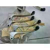 ราคา มือเบรค ข้างขวา แท้ใหม่ ญี่ปุ่น Honda CB175 CL175 CB250 CB350 CL250 CL350 CB450 CG110 CG125 JX110 JX125 CB72 CB77 ชุด เบรค หน้า น้ํามัน เครื่อง คุณภาพ สูง (1735431314530797500)