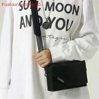 ราคา 2026กระเป๋าสะพายไหล่ผู้ชาย สีดำ แฟชั่นเกาหลี ทำจากหนัง ญี่ปุ่น ความจุมาก กระเป๋ากล่อง กระเป๋าสะพายไหล่สำหรับผู้ชาย สไตล์กล่องแข็ง (1734510112654591307)