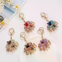 ราคา พวงกุญแจช้างประดับเพชรจากอาเซียน (เวียดนาม/อินโดนีเซีย/มาเลเซีย/ฟิลิปปินส์) พวงกุญแจสัตว์ไทย พวงกุญแจโลหะลายการ์ตูนสร้างสรรค์ ของขวัญชิ้นเล็ก พวงกุญแจรถยนต์ (1734009659164624214)