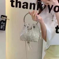 ราคา กระเป๋าเพชรทรงขนมจีบ งานเพชรสวยแน่นแน่น จุกจุก สีเข้าใหม่สวยสวยเลยค่ะ Code 2202 (1735330123582703010)