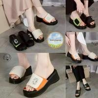 ราคา ️new️ store shoe Code 5809 รองเท้าแตะส้นเตารีด พื้นเพื่อสุขภาพ ดีไซน์เรียบหรู หน้าเท้ากว้าง ใส่สบาย ไม่บีบเท้า ขายดี (1735355119846000112)