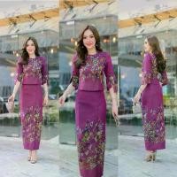 ราคา Pre order รอ 3-5 วัน code A95 ชุด เสื้อ + ผ้าถุง เข้า set สีม่วง อมชมพู สวยหรู สวยเก๋ ทันสมัย ผ้าไหมแกมฝ้ายทอลาย เสื้อ คอปีน แขนสามส่วน ซิปหลัง ผ้าถุงตัดสำเร็จ ซิ (1731922967274555467)