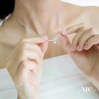 ราคา 【ส่งฟรี】 ♂MCbrand.Jewelryสร้อยเงินเเท้92.5% ชุปทองคำขาว รุ่น Lucky Clover ✨ไม่ลอก ใส่ติดตัวได้เลย มีใบรับประกันเงินเเท้✫ (1735543688932525188)