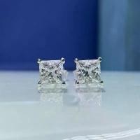 ราคา Relaya gem ต่างหูฝังเพชร moissanite ทรง princess cut เงินแท้ 925 ชุบทองคำขาว18k -A4368 (1733480532791756416)