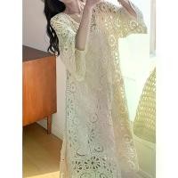 ราคา Bohemian style crochet hollow V-neck dress for women, loose long style for spring, summer, and autumn, elegant vintage versatile vacation dress (1734873156360374018)
