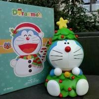 ราคา ของขวัญคริสต์มาสโดเรมอน มนุษย์หิมะ โปเกมอน โดเรมอน ของประดับตกแต่งขนาดใหญ่ ธนาคารเหรียญ ต้นคริสต์มาส ตุ๊กตาคู่ โมเดลตกแต่ง (1729914258398480506)